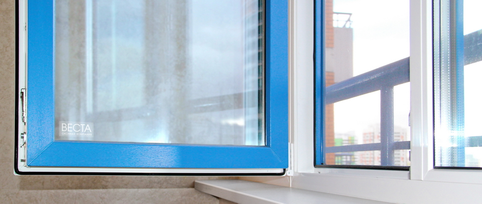 Створка окна в ламинации Renolit Бриллиантово-синий